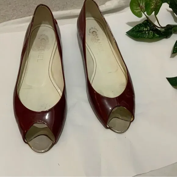 Chanel Vintage Flats 2007 Collection by Karl Lagerfeld Burgundy Patent Leather